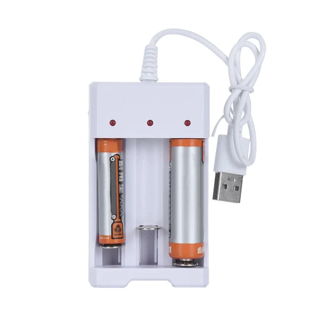 Chargeur de piles USB 18650 AAA et AA 4 emplacements AC 110 V 220 V double pour le chargement 18650 Chargeur de piles au lithium rechargeables