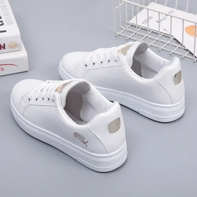 Baskets Blanches Brodées en Cuir PU pour Femme, Chaussures Décontractées, Respirantes, à Fleurs, à Lacets, Nouvelle Collection