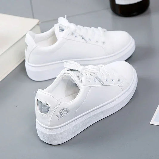 Baskets Blanches Brodées en Cuir PU pour Femme, Chaussures Décontractées, Respirantes, à Fleurs, à Lacets, Nouvelle Collection